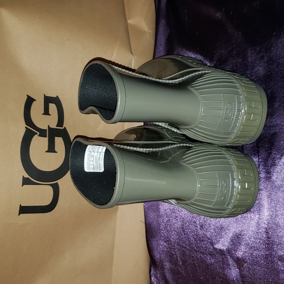 Women's Ugg Drizlita Boot in Burnt Olive Size 11. New. Never Worn. - Picture 3 of 5